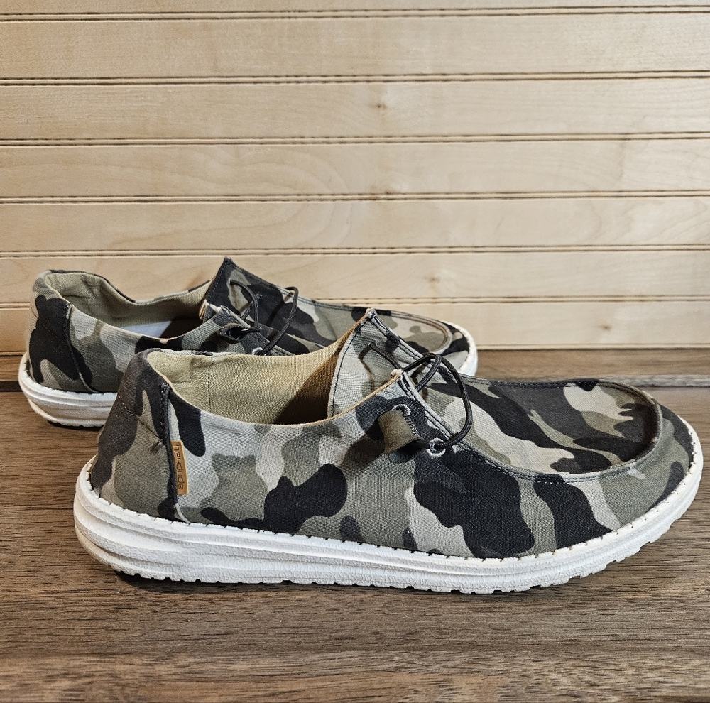 Camo Wendy Hey Dude's, Women's Size 12